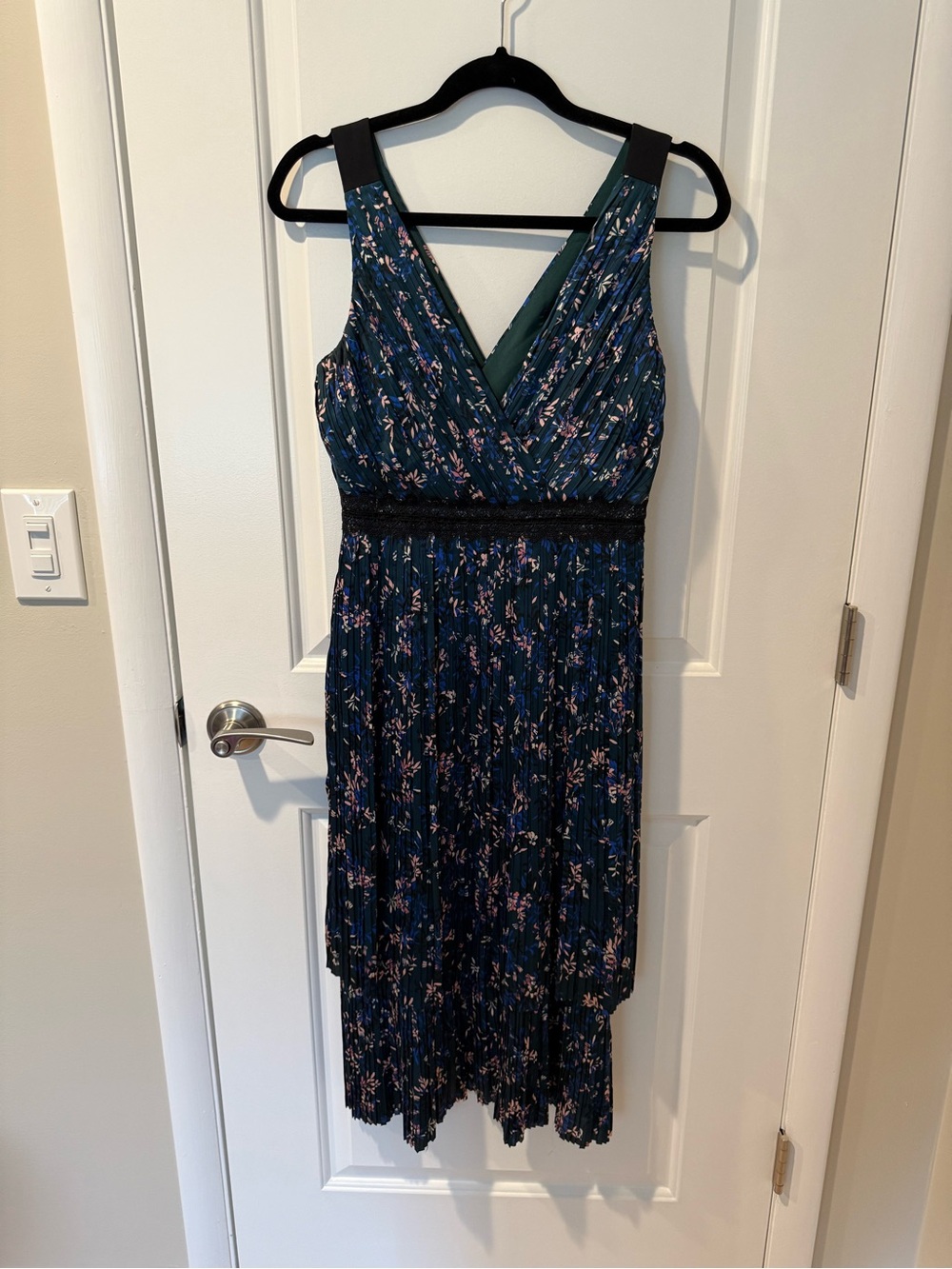Banana Republic Dark Green Floral V-Neck Dress